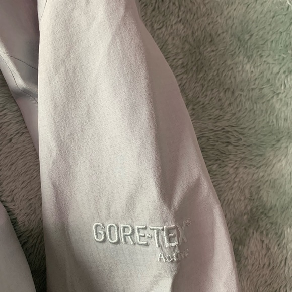 Patagonia Women's Gore-Tex Light Flyer Jacket Small - Picture 3 of 7